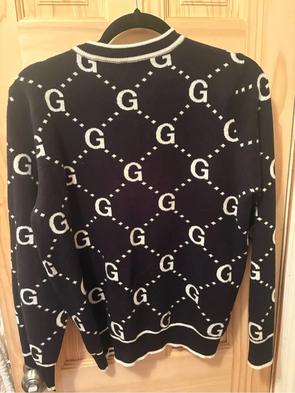 FASHION Black and White Patterned Cardigan Sweater